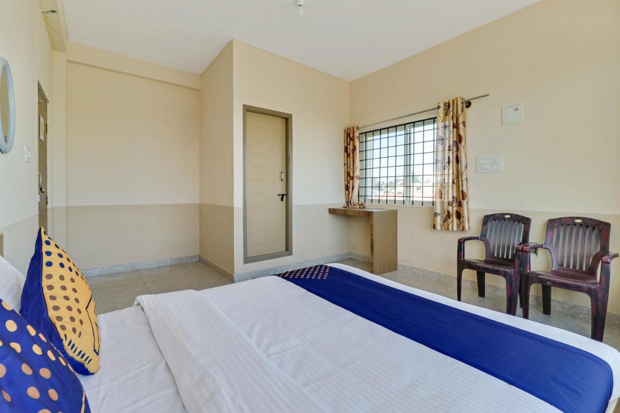 Spot On 76940 Sri Annapoorneshwari Residency Boarding & Lodging Hotell Hassan Exteriör bild