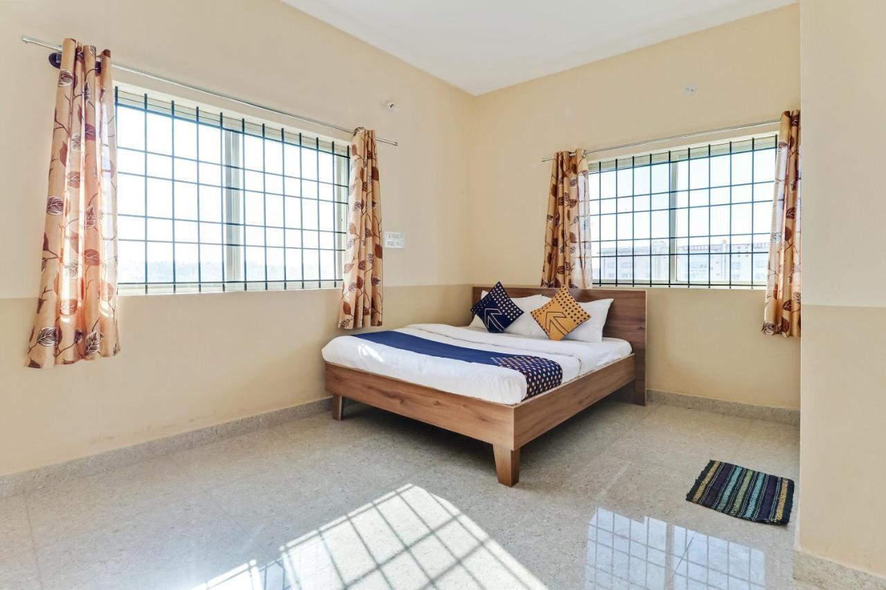 Spot On 76940 Sri Annapoorneshwari Residency Boarding & Lodging Hotell Hassan Exteriör bild